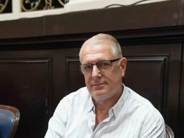 Impulsan una ley para ordenar el traspaso de gobiernos en la provincia de Buenos Aires