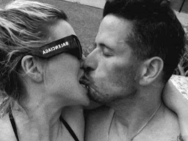 Wanda Nara comparti&oacute; una foto hot con Mart&iacute;n Migueles festejando Navidad