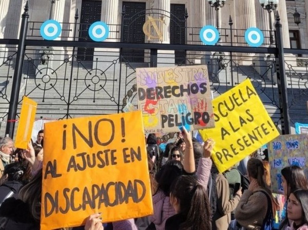 Marcha al Congreso contra el veto de Javier Milei a la emergencia en discapacidad