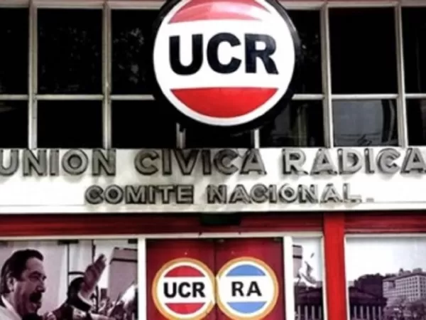 Pese al intento de sellar la unidad, se profundiza la divisi&oacute;n de la UCR en el Congreso