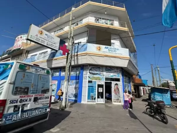 Una m&eacute;dica cubana admiti&oacute; que no tiene matr&iacute;cula y usaba el sello de otra profesional