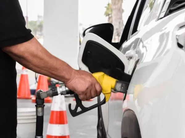 La venta de combustibles cay&oacute; por s&eacute;ptimo mes consecutivo y acumula una baja de 2,4% en lo que va del a&ntilde;o