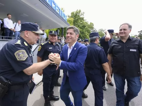 Kicillof confirm&oacute; un aumento del 11% para la Polic&iacute;a Bonaerense y suba del POLAD