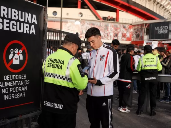 Los deudores alimentarios se sumar&aacute;n al programa Tribuna Segura y no podr&aacute;n ingresar a las canchas