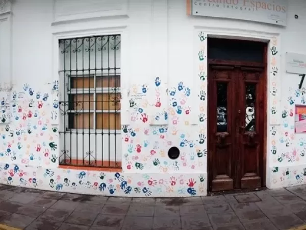 Mochilazo solidario en Temperley