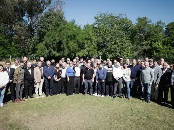 Los intendentes de Kicillof volvieron a defender el desdoblamiento y pidieron “no repartir culpas”