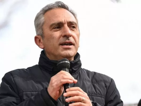 Larroque le marc&oacute; la cancha al kirchnerismo tras los reclamos que recibi&oacute; Kicillof en un acto