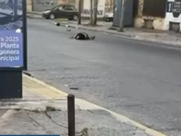 Un motociclista muri&oacute; al chocar contra una soga que cortaba la calle en un corso