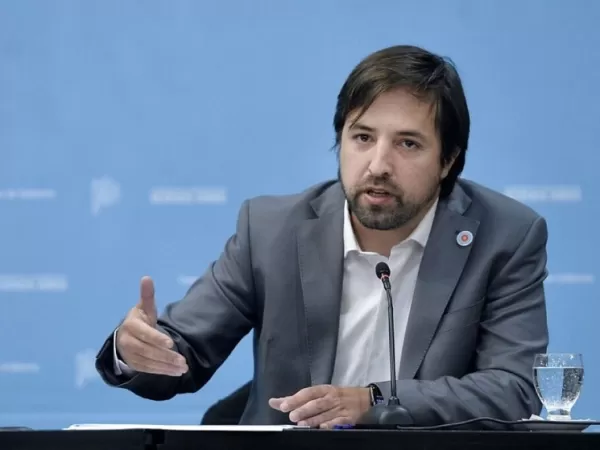 Kreplak preocupado por los hospitales saturados y la falta de medicamentos