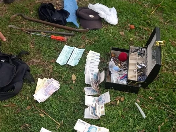 Entraron a robar a una casa, rastrearon un iPhone y detuvieron a dos sospechosos