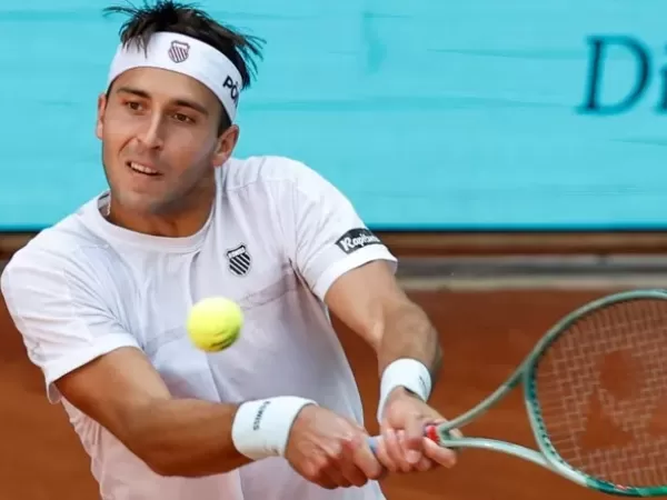 Tom&aacute;s Etchverry logr&oacute; su mejor ranking ATP y super&oacute; a Francisco Cer&uacute;ndolo