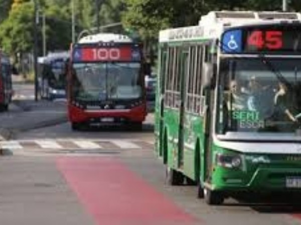 Los choferes de colectivos no llegaron a un acuerdo salarial y amenazan con sumarse al paro del 30 de octubre