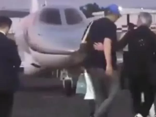 Seg&uacute;n el recibo, el vuelo a Punta del Este de Manuel Adorni lo pag&oacute; una productora vinculada a la TV P&uacute;blica