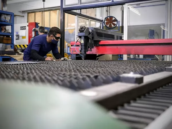 La industria cedi&oacute; un 2,8% en abril y sufri&oacute; su novena baja en los &uacute;ltimos 10 meses