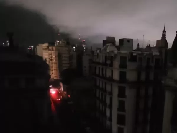 El Gobierno explic&oacute; por qu&eacute; ocurri&oacute; el masivo apag&oacute;n en CABA y AMBA que dej&oacute; a un mill&oacute;n de usuarios sin luz