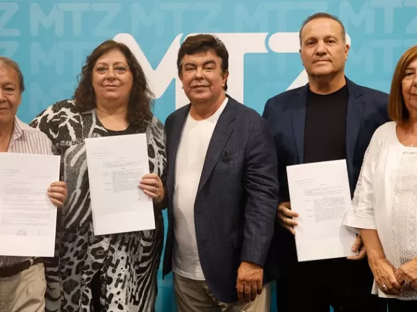 H&eacute;ctor &ldquo;Toty&rdquo; Flores, hist&oacute;rico referente de la Coalici&oacute;n C&iacute;vica, se incorpor&oacute; al gabinete de Fernando Espinoza