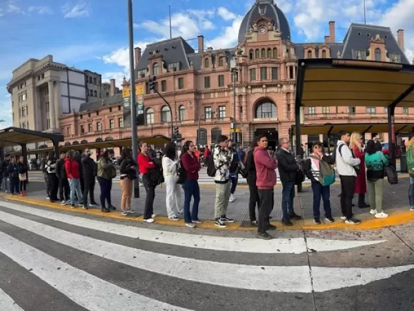El Gobierno avanza contra la UTA y La Fraternidad con multas millonarias, por el paro del 19 de febrero