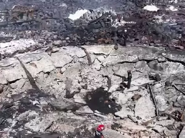 A una semana de la explosión, apareció un cráter que muestra la magnitud del desastre