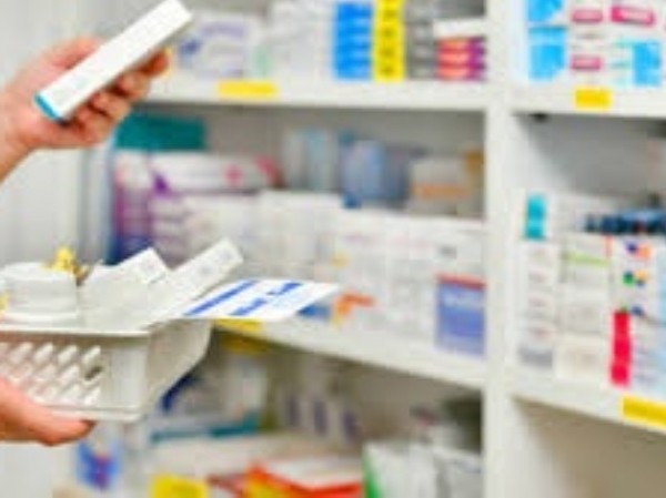 La Justicia prohibió vender medicamentos fuera de las farmacias