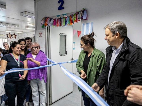 Cascallares inauguró el nuevo vacunatorio "Hilda Granotti" en Longchamps