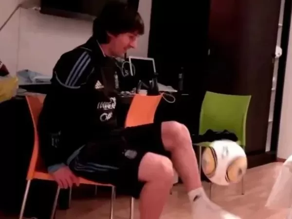 El video in&eacute;dito de Lionel Messi que sorprendi&oacute; a todos y revivi&oacute; un recuerdo del Mundial 2010