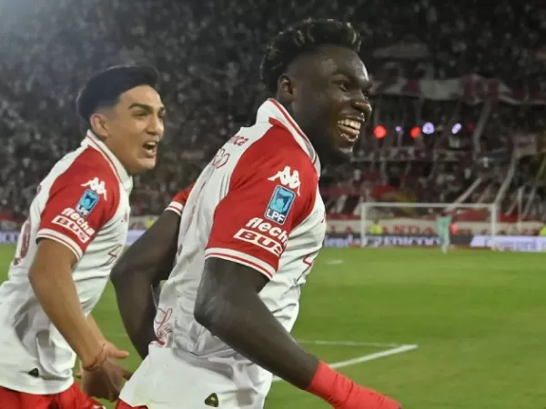 Hurac&aacute;n le gan&oacute; a San Lorenzo 2 a 0 por la fase de grupos de la Liga Profesional