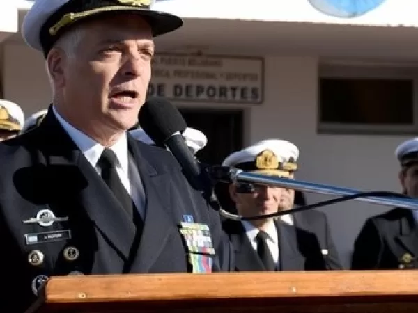 La Armada desplaz&oacute; a nueve efectivos en medio de la investigaci&oacute;n por presunto cobro de sobresueldos