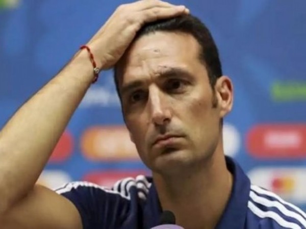 Lionel Scaloni preocupado por un campeón del mundo que se lesionó y es duda para la fecha de Eliminatorias