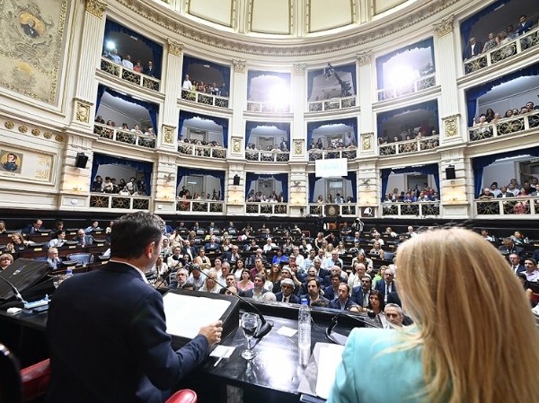 La Legislatura bonaerense dilata el debate por las PASO y crece la presión para que Kicillof defina si desdobla la elección