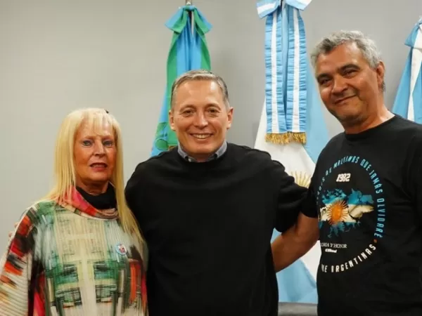 Gray se reuni&oacute; con autoridades de la SADE