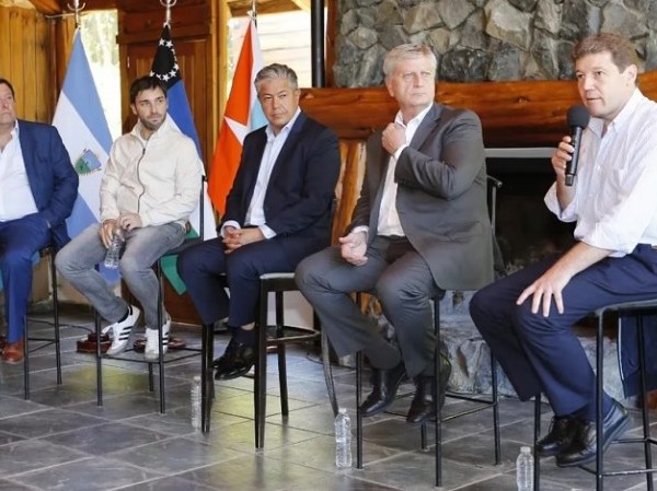 Gobernadores apoyan a Chubut y podrían frenar el envío de sus recursos para enfrentar a Milei