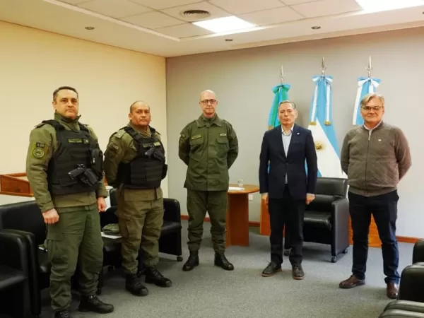 Gray se reuni&oacute; con las autoridades de gendarmer&iacute;a nacional para coordinar acciones de seguridad en el distrito