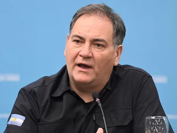 El ministro Alonso reconoci&oacute; el retroceso salarial en la Polic&iacute;a: &ldquo;Los sueldos son una miseria&rdquo;