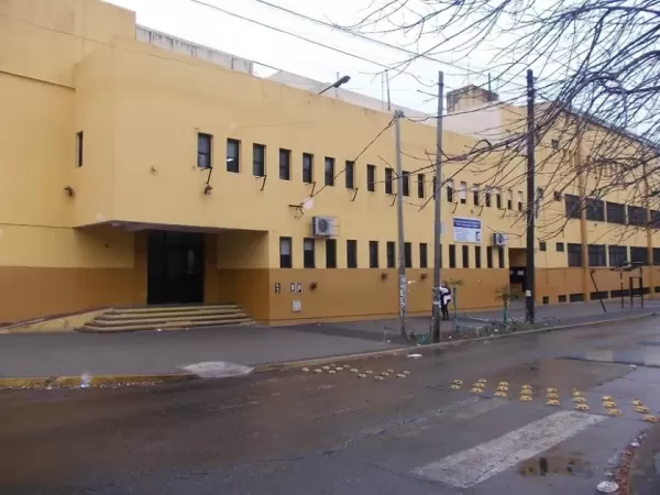 Una adolescente fue brutalmente golpeada a la salida del colegio