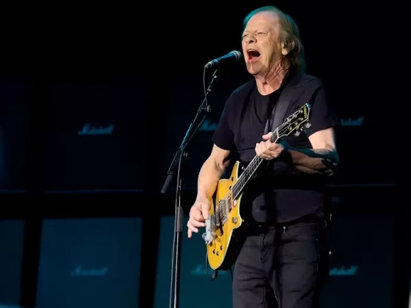 El guitarrista de AC/DC Stevie Young est&aacute; internado en Buenos Aires