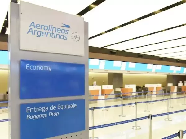 Aerol&iacute;neas Argentinas cancel&oacute; 255 vuelos por el paro general de la CGT y la medida afectar&aacute; a 31.000 usuarios