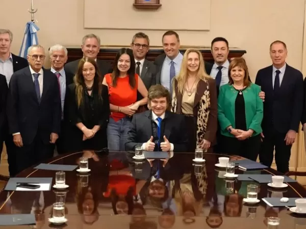Malestar y desconcierto en el Gobierno por los videos que contradicen la explicaci&oacute;n de Adorni sobre bitcoin