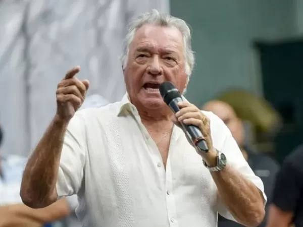 Luis Barrionuevo: &ldquo;Si hacemos un paro de 36 horas con movilizaci&oacute;n, cae Milei&rdquo;