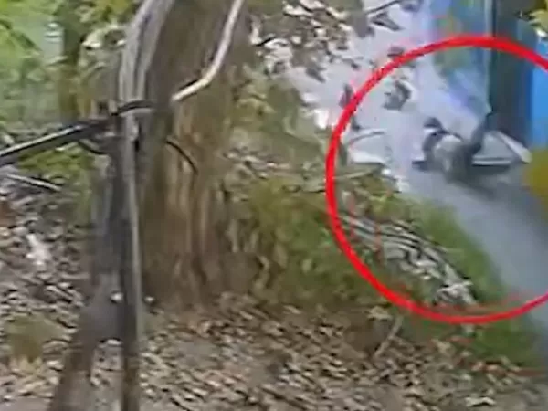 Un nene de 5 a&ntilde;os qued&oacute; atrapado al bajar de un colectivo y fue arrastrado varios metros