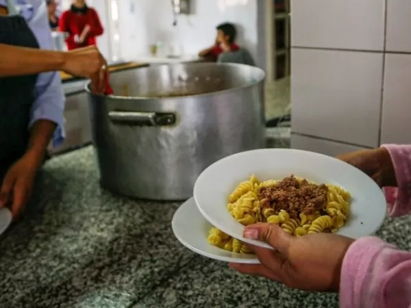 Municipios bonaerenses alertan por el aumento del hambre y la demanda de ayuda