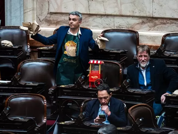 Las perlitas de la sesi&oacute;n de Manuel Adorni