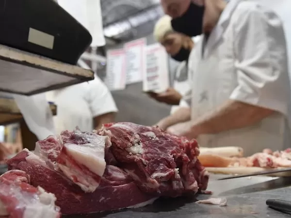 El consumo de carne cay&oacute; 10% en lo que va del 2026 y sigue en el nivel m&aacute;s bajo de los &uacute;ltimos 20 a&ntilde;os