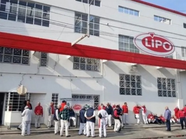 La fábrica Lipo paralizó la producción y crece el peligro de cierre