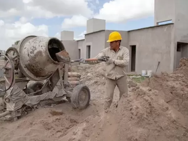 La actividad inmobiliaria y de la construcci&oacute;n cay&oacute; en 51 de 66 municipios bonaerenses