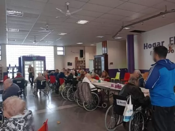 Quiebra un Hogar en Temperley y m&aacute;s de cien adultos mayores deben dejar el lugar donde viven