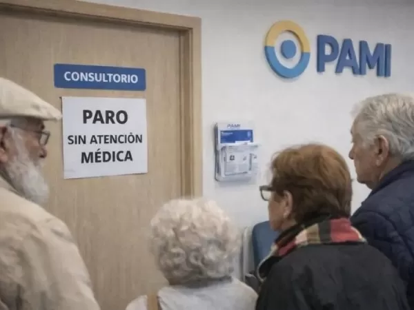 M&eacute;dicos de cabecera de PAMI iniciaron un paro de 72 horas y denuncian recortes salariales