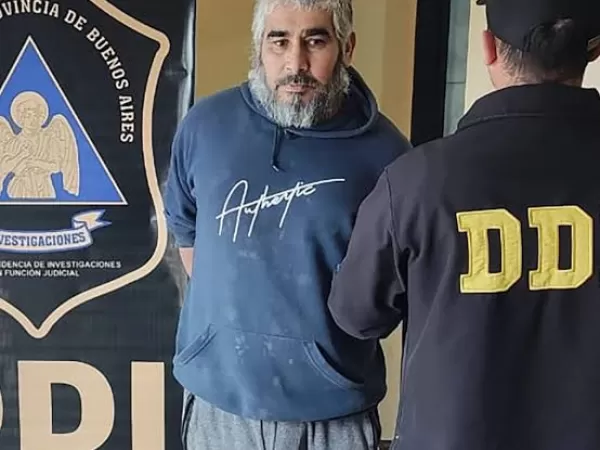 Despu&eacute;s de 14 a&ntilde;os pr&oacute;fugo, detuvieron al hombre acusado de abusar de su hijastra y dejarla embarazada