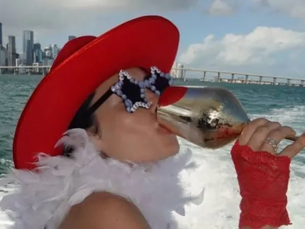 Viralizaron las fotos de la despedida de soltera que le hicieron a Lali en Miami