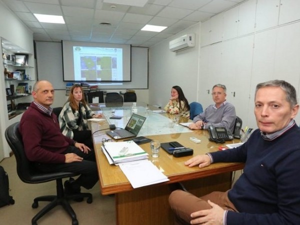 Gray se reunió con profesionales de la UNLP para avanzar en el plan de reducción del riesgo hídrico