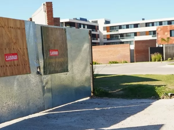 El Municipio clausur&oacute; una obra en construcci&oacute;n en Canning por ocasionar